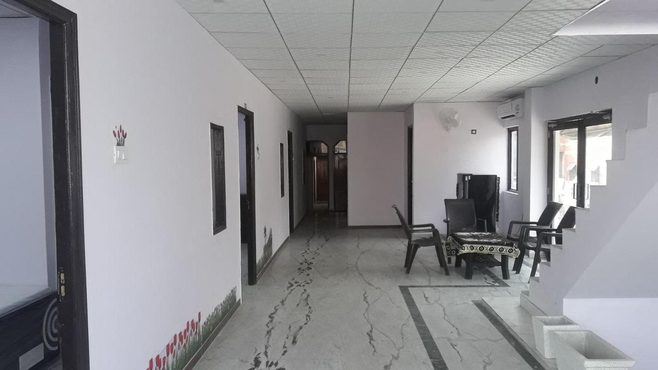 Oyo Rajdhani Guest House Faridabad Exteriér fotografie